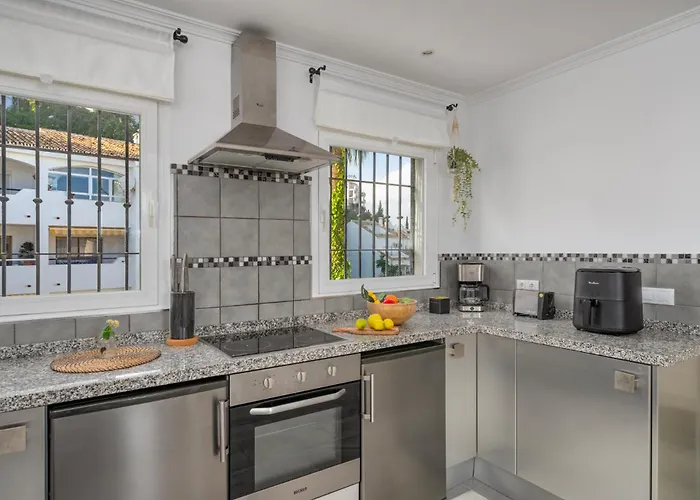 Two Bedroom, Two Bathroom, Balcony, Pool Area, View Appartement *