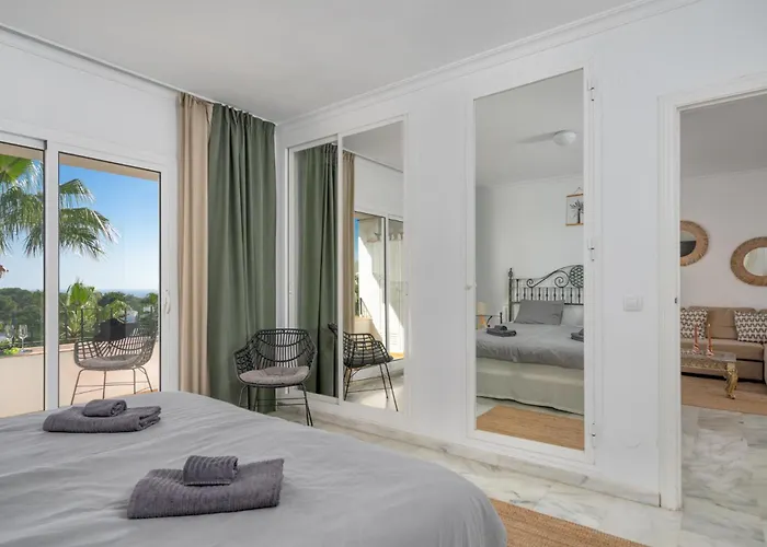 Two Bedroom, Two Bathroom, Balcony, Pool Area, View Málaga