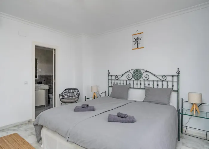 Appartement Two Bedroom, Two Bathroom, Balcony, Pool Area, View