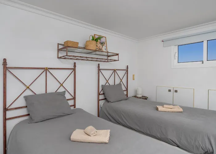 Two Bedroom, Two Bathroom, Balcony, Pool Area, View Appartement Málaga