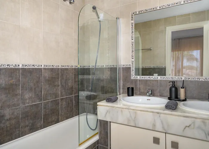 Two Bedroom, Two Bathroom, Balcony, Pool Area, View Málaga