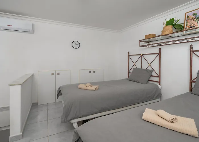 Two Bedroom, Two Bathroom, Balcony, Pool Area, View Appartement *